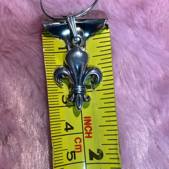 Sterling Silver Fleur-de-lis Pendant & Chain - Picture 12 of 16